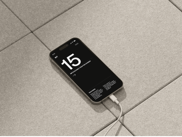 iphone 16 mockup charging 4